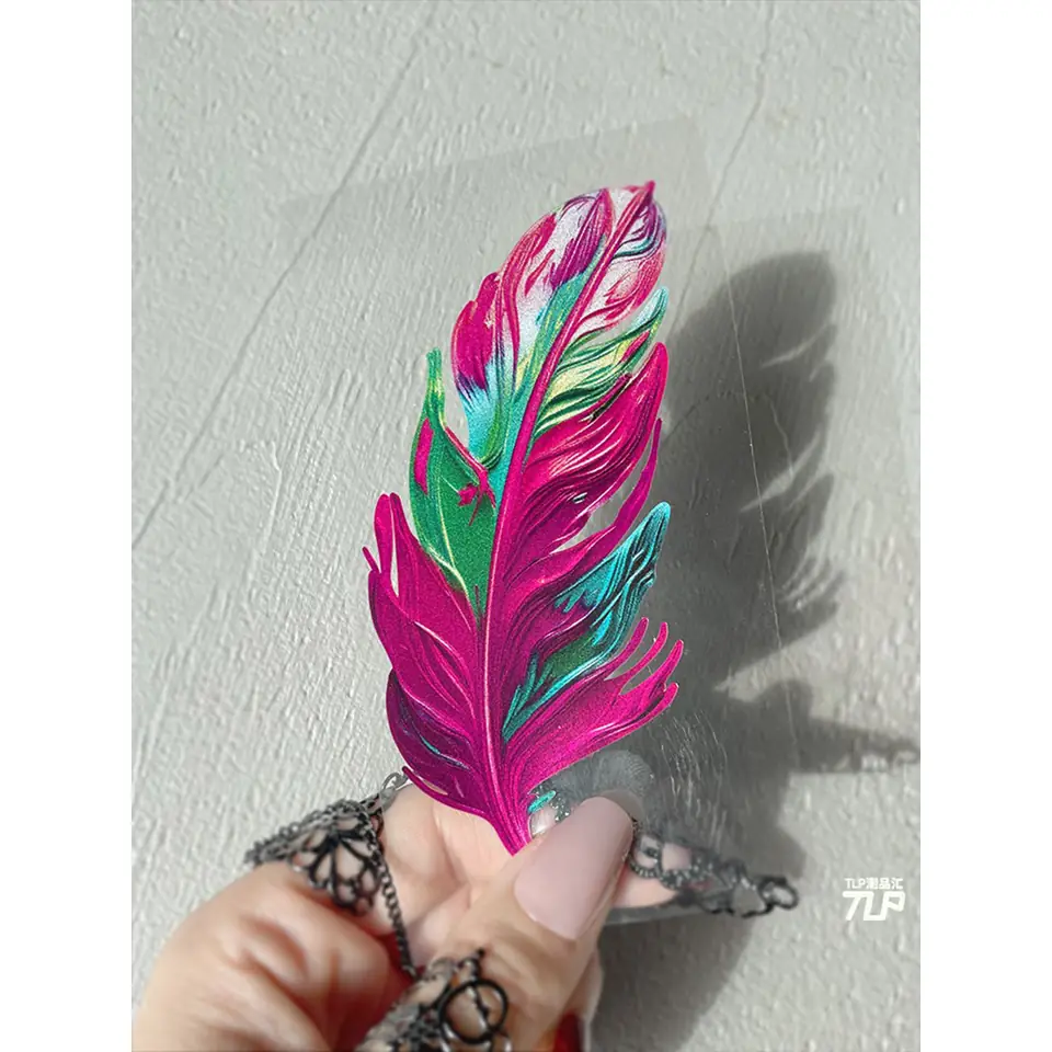 feather color flow design A detail