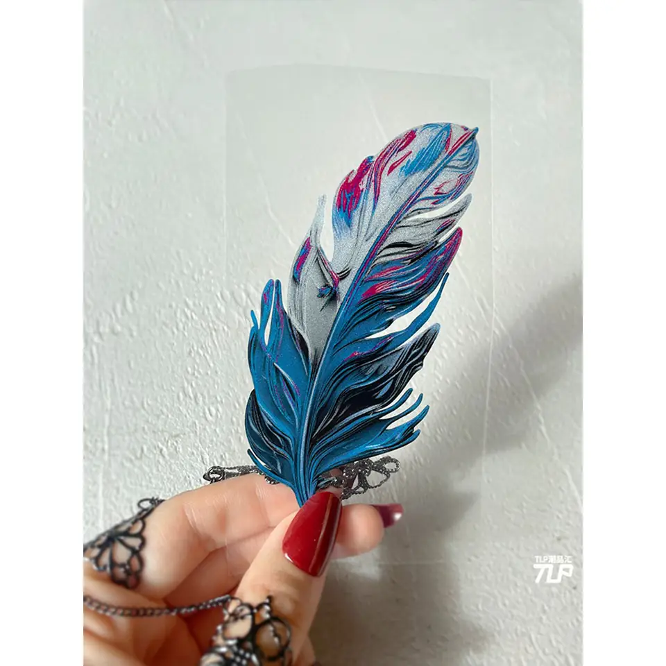 feather color flow design C detail